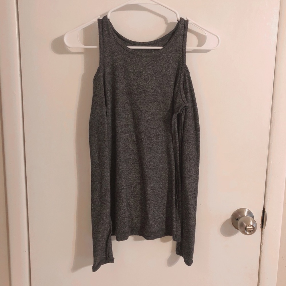 Long sleeve grey shirt